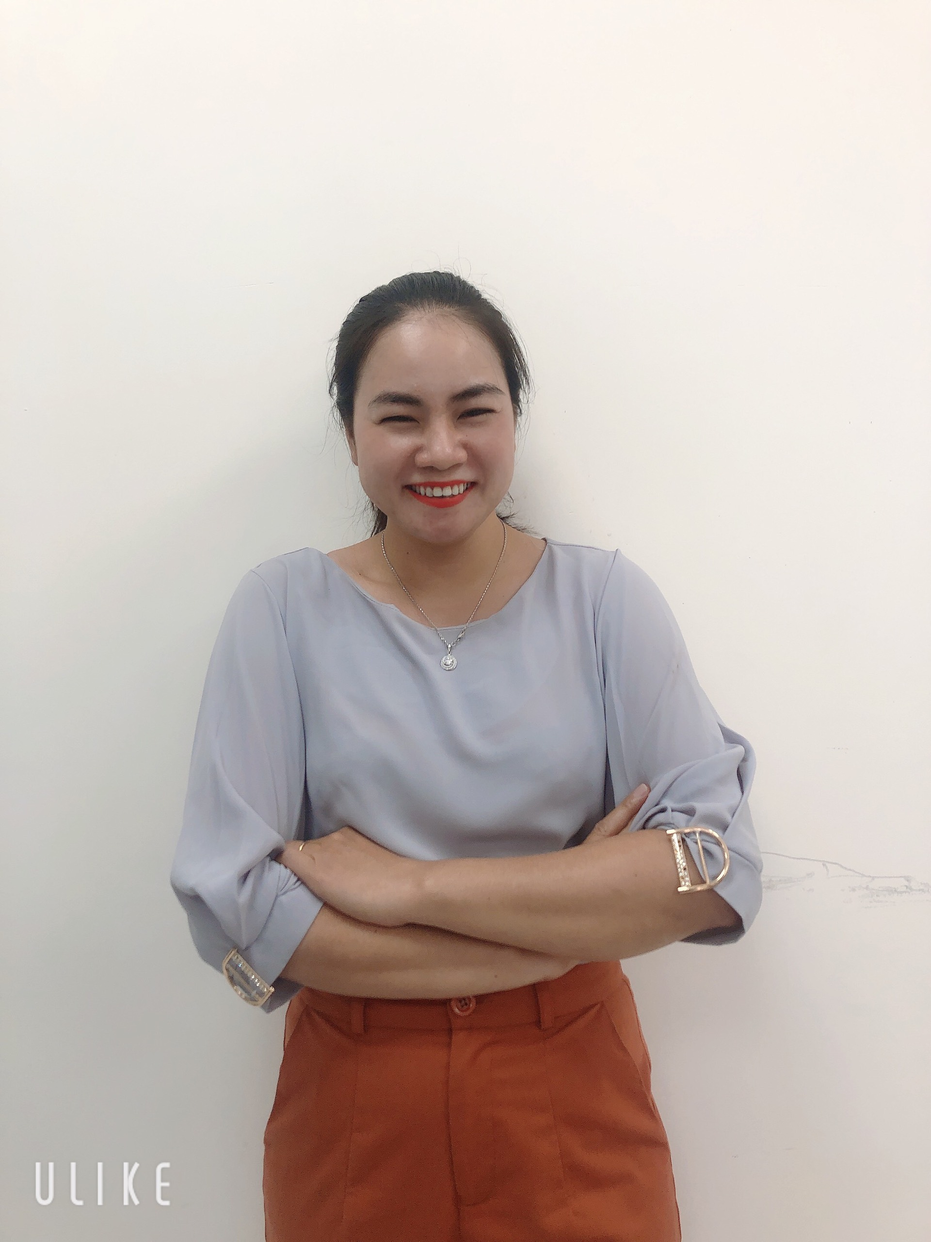 Ms.Hồng - Staff